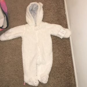 Carter’s 3 month old baby snow suit